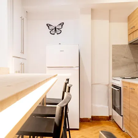 Syntagma Square, 100sqm Luxurious Family * أثينا